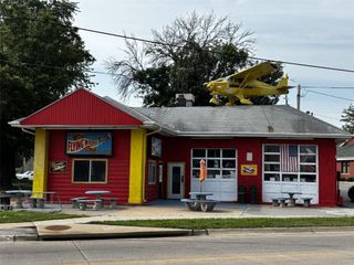 103 8th Avenue SW, Cedar Rapids, IA 52404