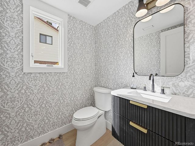 6622 S Olive Court, Centennial, CO 80111