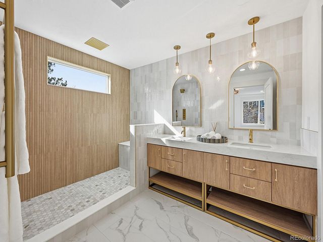 6622 S Olive Court, Centennial, CO 80111