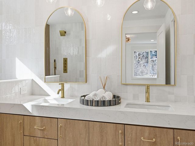 6622 S Olive Court, Centennial, CO 80111