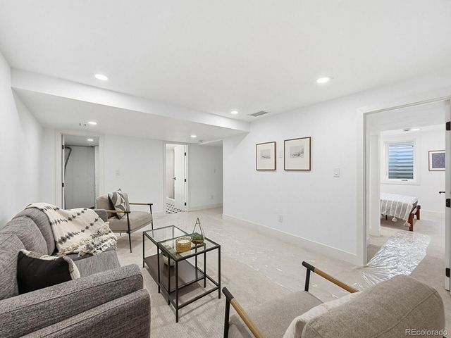 6622 S Olive Court, Centennial, CO 80111