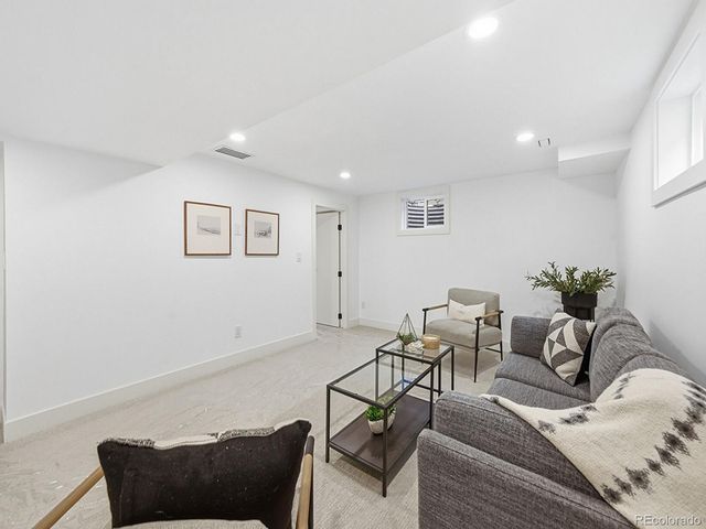 6622 S Olive Court, Centennial, CO 80111