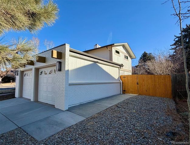 6622 S Olive Court, Centennial, CO 80111