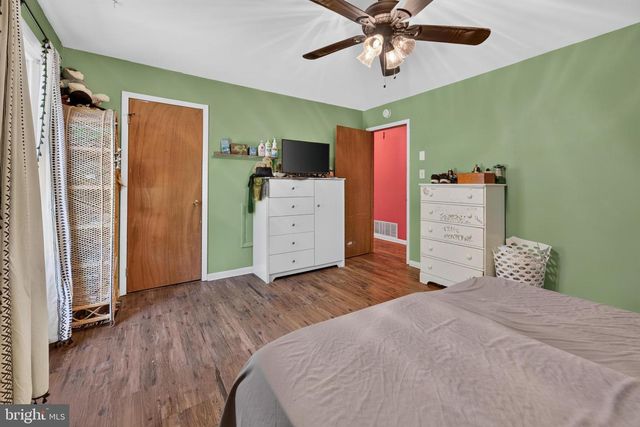 555 PENNSYLVANIA AVE, Franklinville, NJ 08322