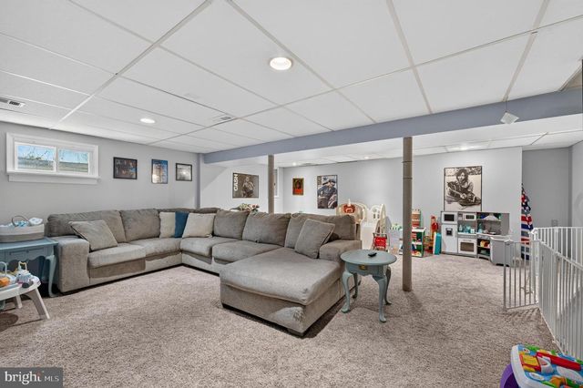 555 PENNSYLVANIA AVE, Franklinville, NJ 08322