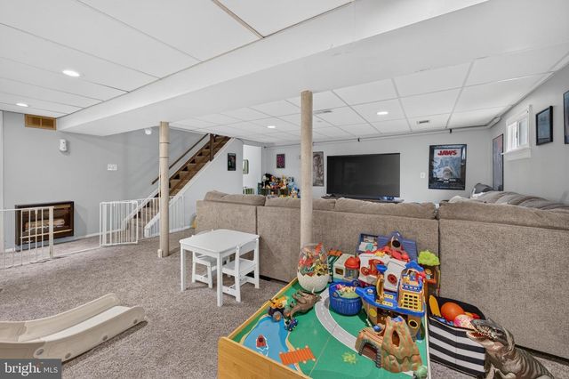 555 PENNSYLVANIA AVE, Franklinville, NJ 08322