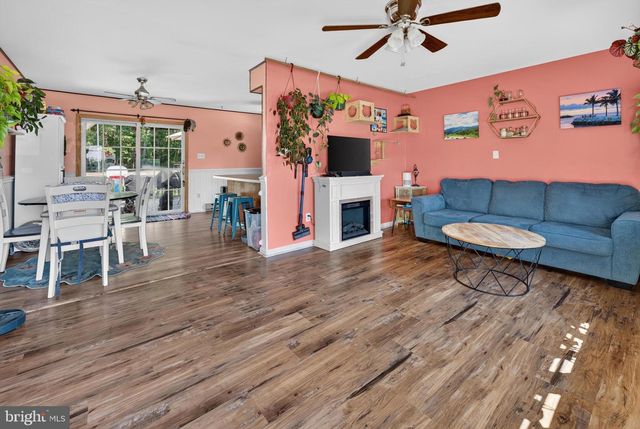 555 PENNSYLVANIA AVE, Franklinville, NJ 08322
