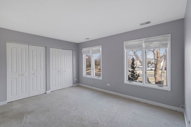 9724 W Creek Road E2, Palos Park, IL 60464