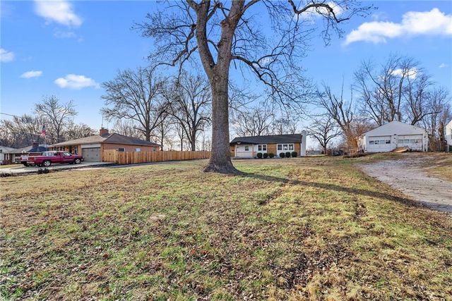 2018 James Downey Road, Independence, MO 64057