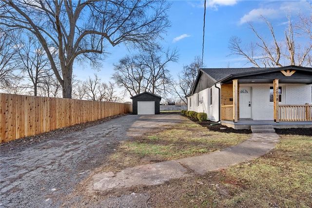 2018 James Downey Road, Independence, MO 64057