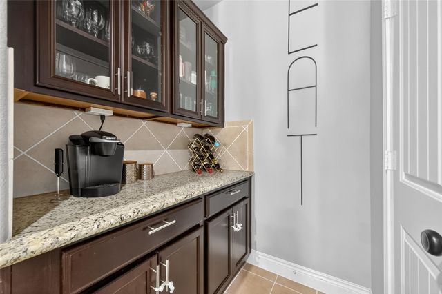 1010 Fairway Drive, La Porte, TX 77571