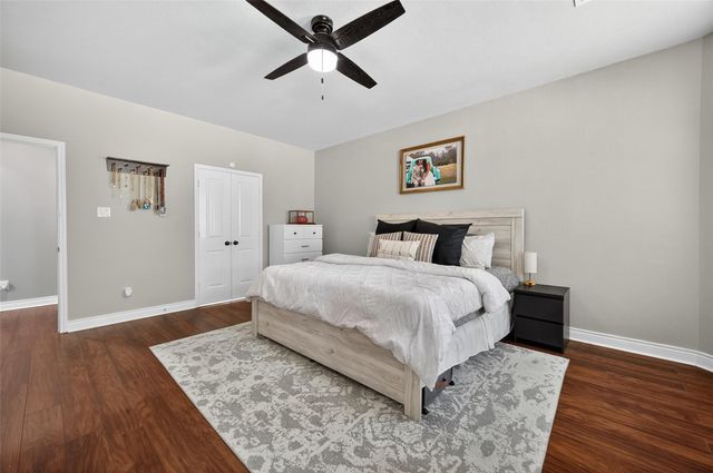 1010 Fairway Drive, La Porte, TX 77571