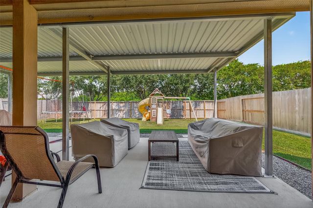 1010 Fairway Drive, La Porte, TX 77571