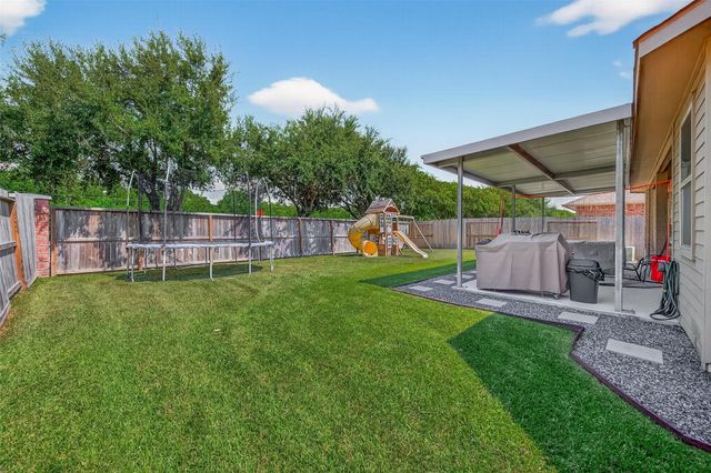 1010 Fairway Drive, La Porte, TX 77571