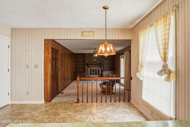 355 Knobview Dr, Shelbyville, KY 40065