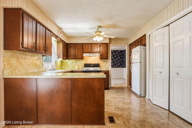 355 Knobview Dr, Shelbyville, KY 40065