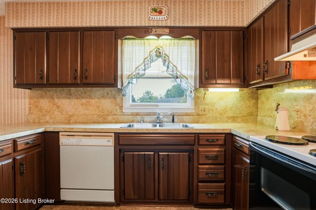 355 Knobview Dr, Shelbyville, KY 40065
