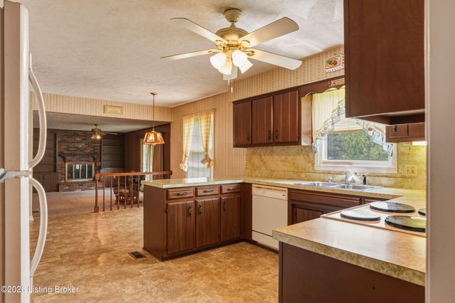 355 Knobview Dr, Shelbyville, KY 40065