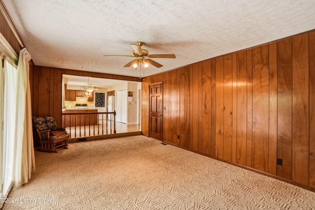 355 Knobview Dr, Shelbyville, KY 40065