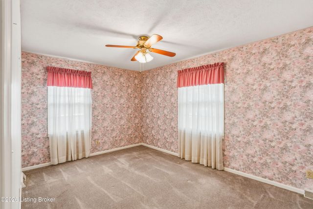 355 Knobview Dr, Shelbyville, KY 40065