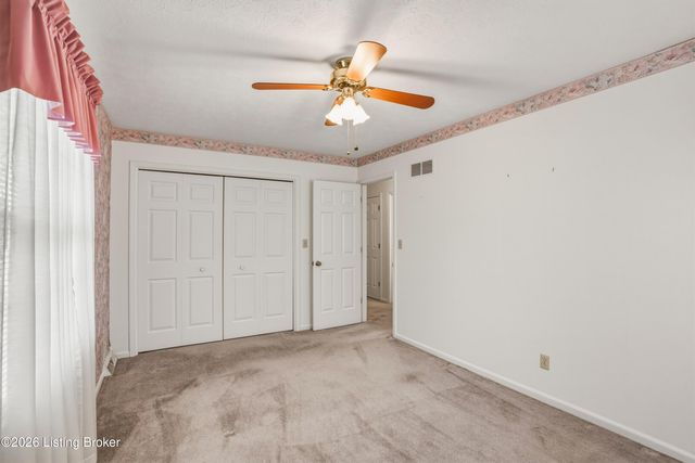355 Knobview Dr, Shelbyville, KY 40065
