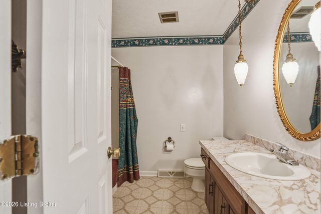 355 Knobview Dr, Shelbyville, KY 40065