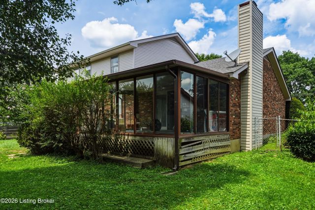 355 Knobview Dr, Shelbyville, KY 40065
