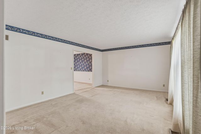 355 Knobview Dr, Shelbyville, KY 40065