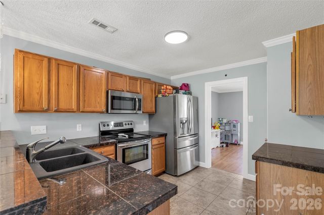 13213 Lampmeade Lane, Charlotte, NC 28273