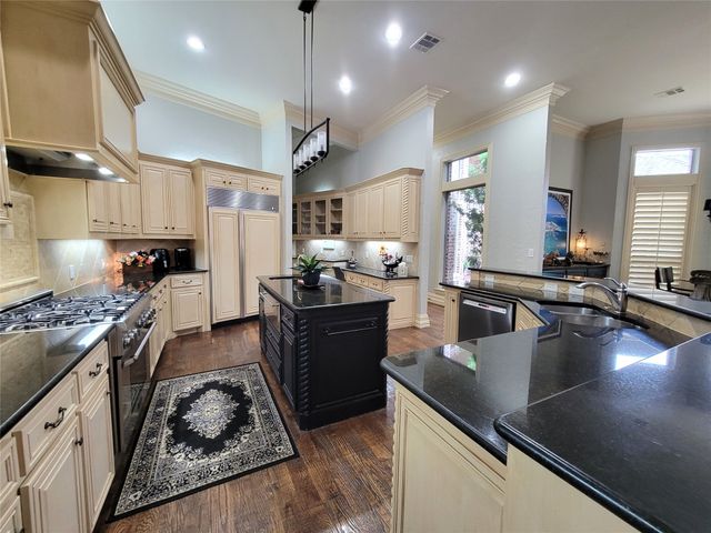 5805 Spring Glade Court, Plano, TX 75093