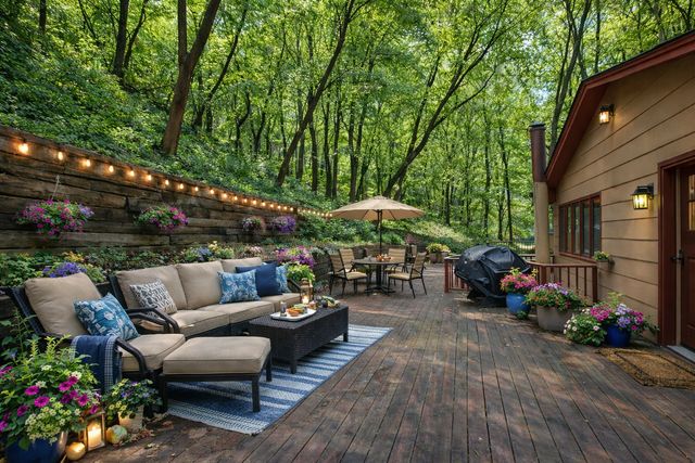 2805 Brookview Drive, Burnsville, MN 55337