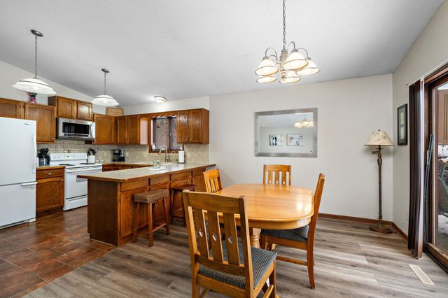 2805 Brookview Drive, Burnsville, MN 55337