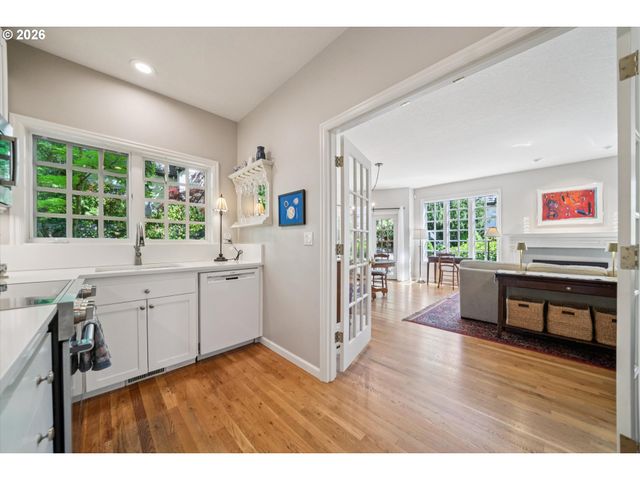 9931 Nw ABBEY Rd, Portland, OR 97229