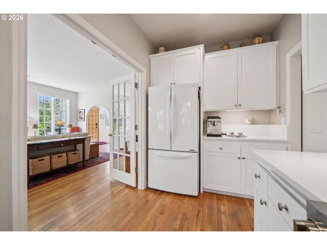 9931 Nw ABBEY Rd, Portland, OR 97229
