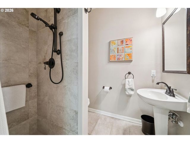 9931 Nw ABBEY Rd, Portland, OR 97229