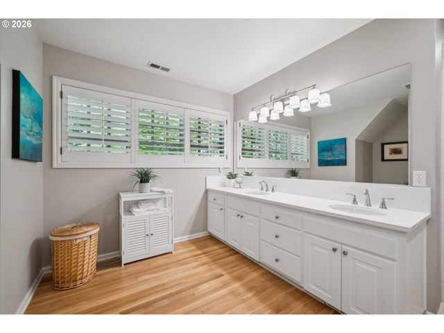 9931 Nw ABBEY Rd, Portland, OR 97229
