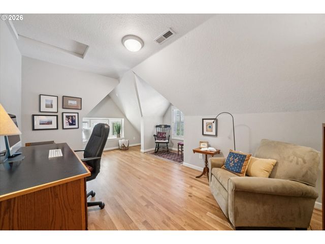 9931 Nw ABBEY Rd, Portland, OR 97229