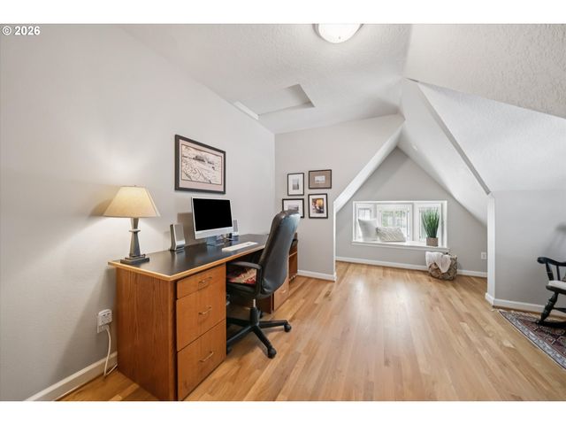 9931 Nw ABBEY Rd, Portland, OR 97229