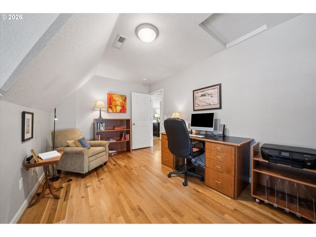 9931 Nw ABBEY Rd, Portland, OR 97229