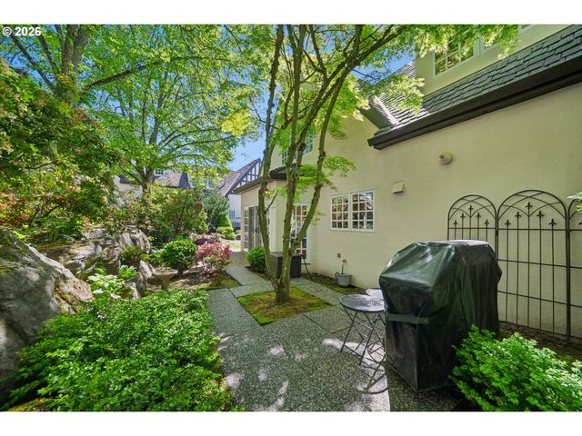 9931 Nw ABBEY Rd, Portland, OR 97229