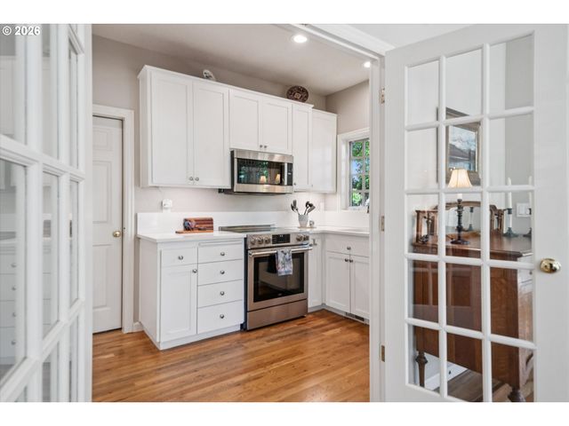 9931 Nw ABBEY Rd, Portland, OR 97229