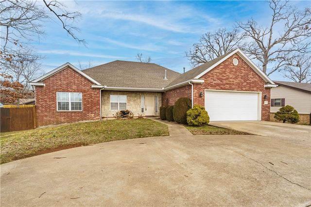 4303 W Olive Street, Rogers, AR 72756