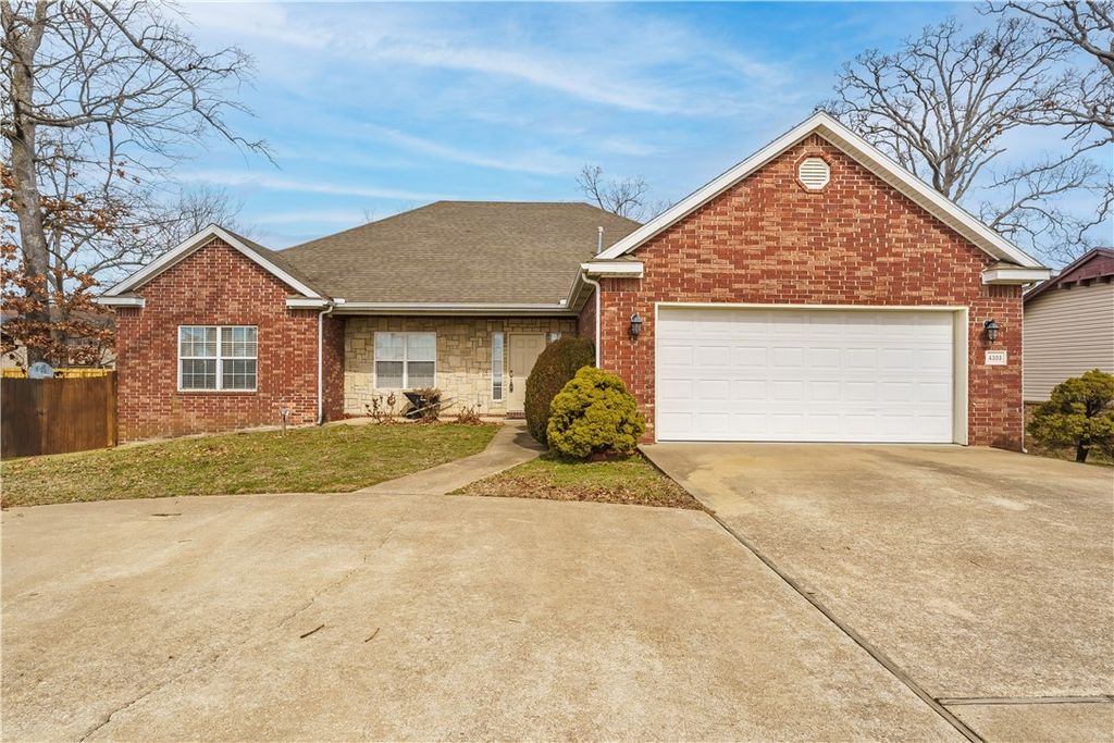 4303 W Olive Street, Rogers, AR 72756