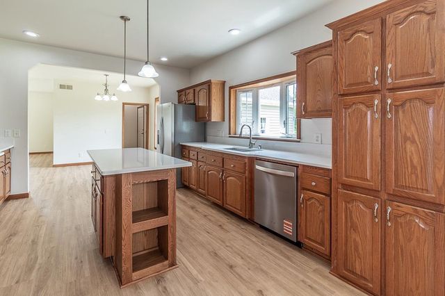 N4816 COUNTY ROAD B, New London, WI 54961