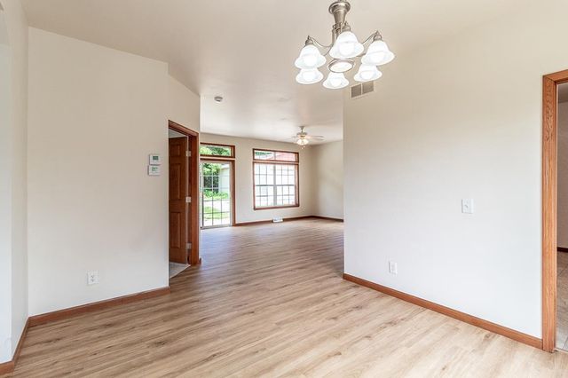 N4816 COUNTY ROAD B, New London, WI 54961
