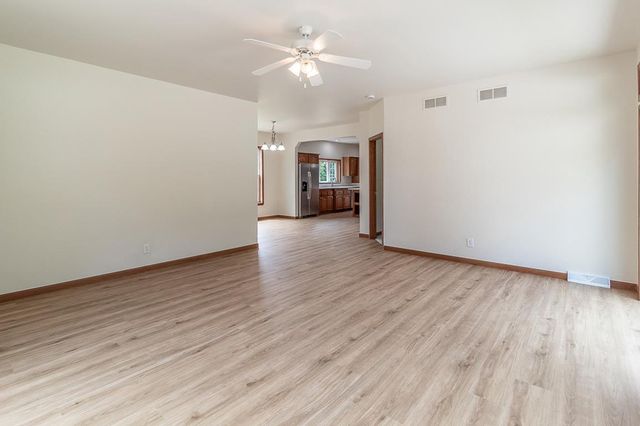 N4816 COUNTY ROAD B, New London, WI 54961