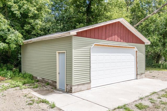 N4816 COUNTY ROAD B, New London, WI 54961