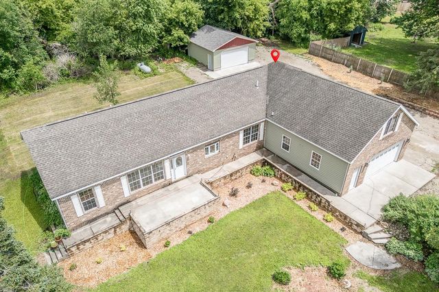 N4816 COUNTY ROAD B, New London, WI 54961