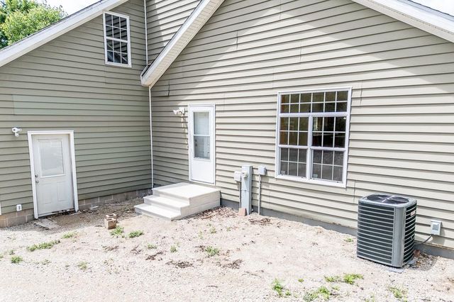 N4816 COUNTY ROAD B, New London, WI 54961