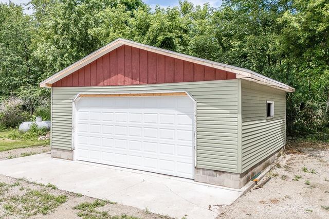 N4816 COUNTY ROAD B, New London, WI 54961